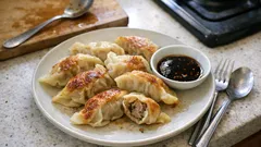Gyoza giapponesi fatti in casa: il metodo semplice per averli dorati sotto e morbidi sopra