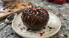 Choco bomb di Natale: la ricetta facile da sciogliere nel latte caldo