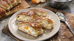 Pita tsoureki con myzithra e mandarino: soffice, profumata e diversa dal solito