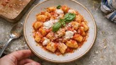 Gnocchi acqua e farina: il modo semplice per farli in casa senza patate