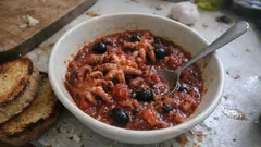 Polipetti alla Luciana: la ricetta napoletana dal sugo ricco e profumato